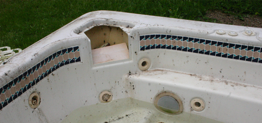 old, empty, dirty hot tub